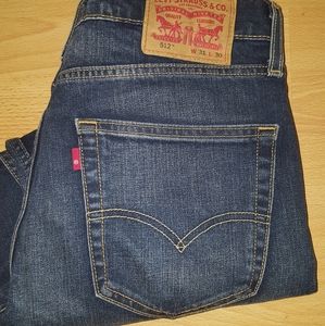 Levis 512